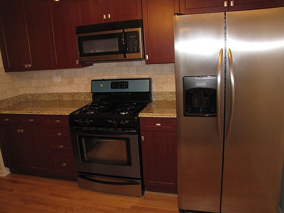 3rd image of 9018 Skokie Blvd #A