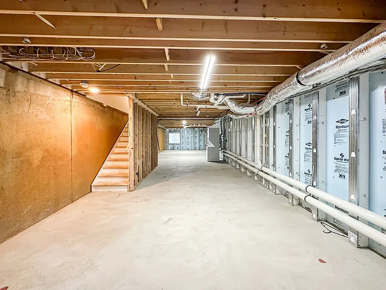 Venango Apartments — Photo 31