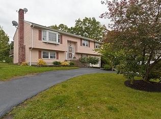 15 Rag Rock Dr, Woburn, MA 01801