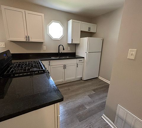 3rd image of 5266 Mulberry Ave #A7