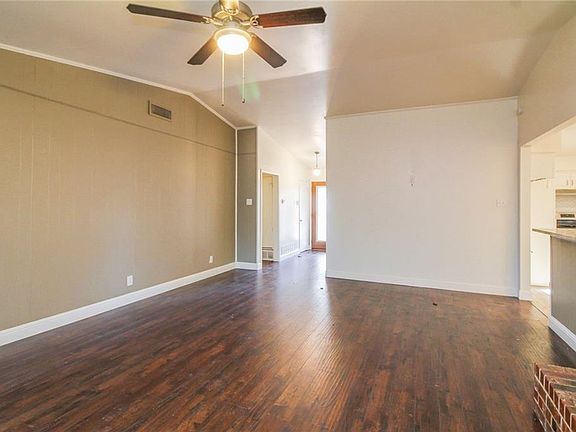 4th image of 453 Biscay Dr