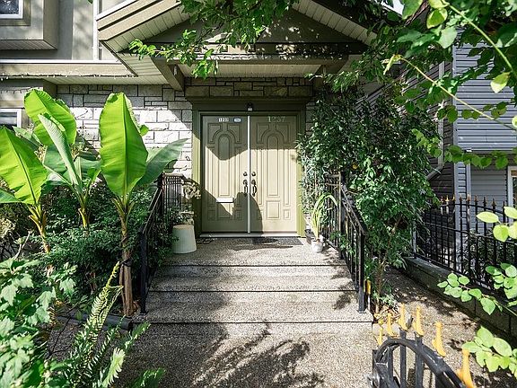2nd image of 1237 SE Marine Dr