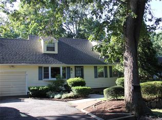 6 Harby Dr, Huntington, NY 11743