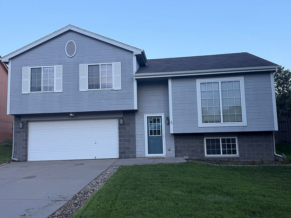 1st image of 5417 S 190th St
