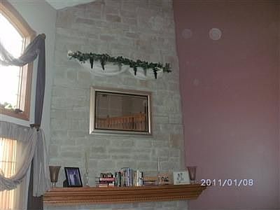 5th image of 3154 Pioneer Way Dr