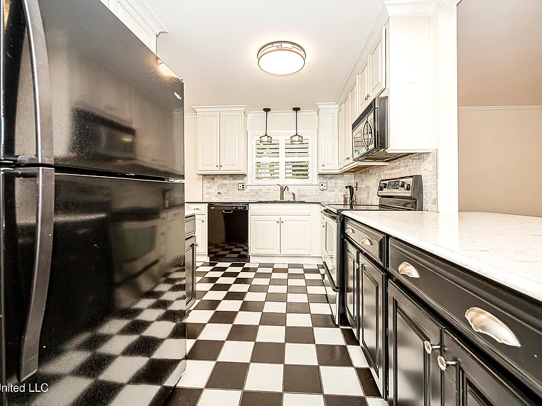 1107 Le Badine Ct — Photo 18