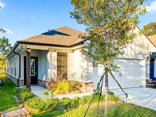 699 Earl Godwin Rd, Freeport, FL 32439