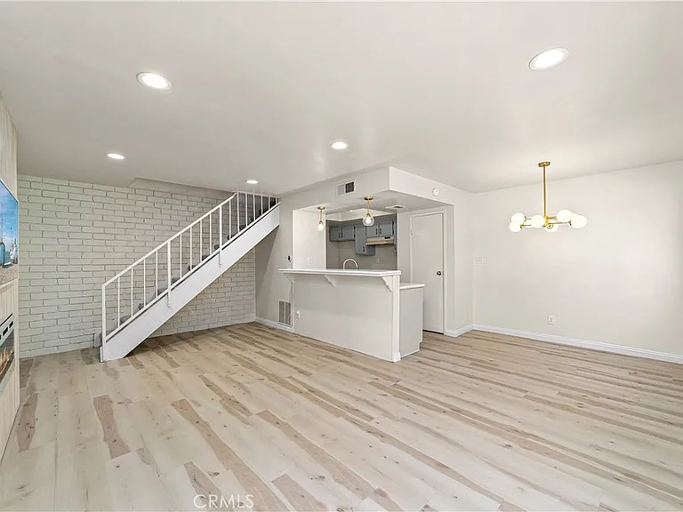 2438 Pepper St — Photo 3