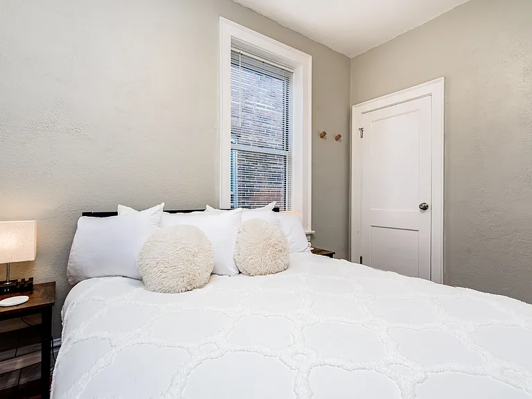 3960 Tholozan Ave — Photo 31