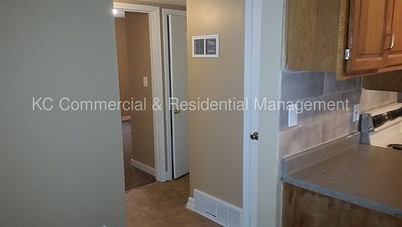 4th image of 6006 E 152nd St
