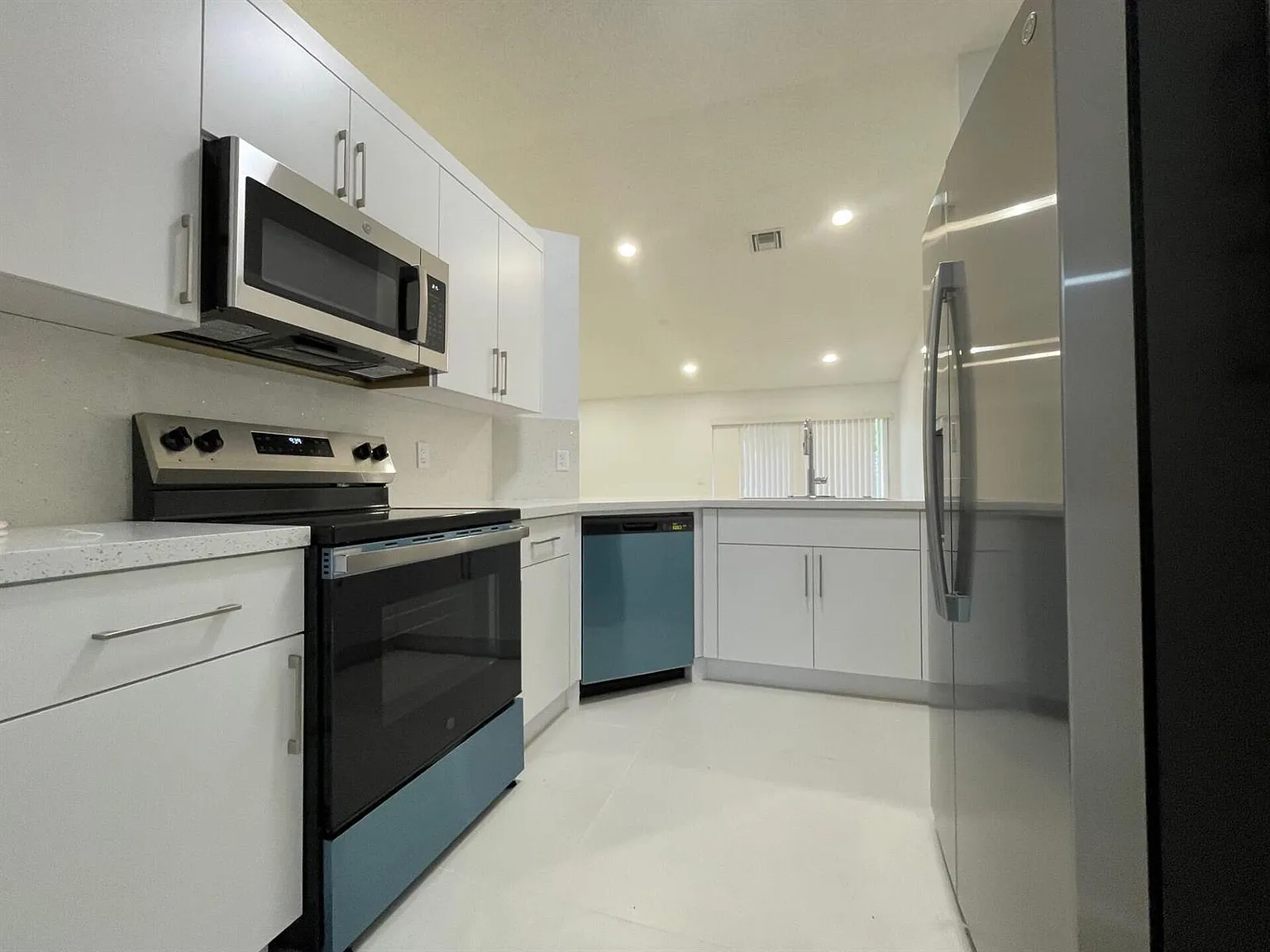 3 bed, 1535 sqft, $4,000 — Photo 2