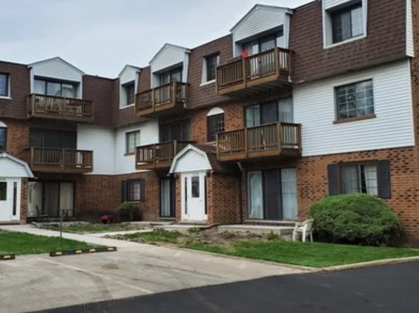 4208 Central Rd APT 4F, Glenview, IL 60025