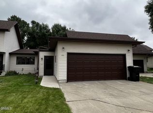 2212 N Main Ct, Williston, ND 58801