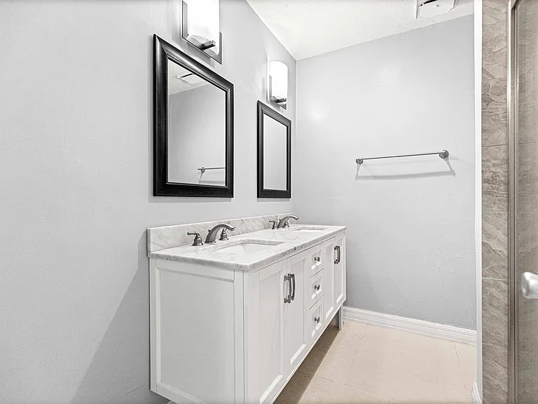 15203 Sandalwood Dr #203 — Photo 17