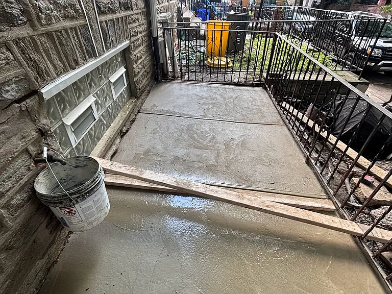 1822 Penfield St — Photo 4