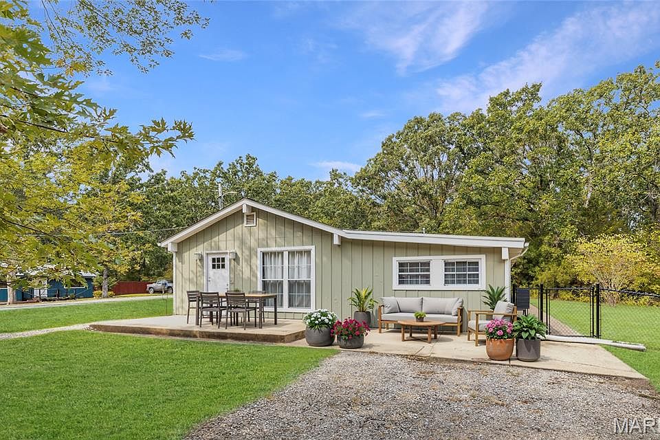 1st image of 1565 Cree Ih Rd