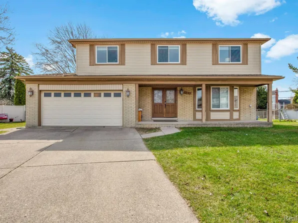 34024 Williamsburg Ct, Sterling Heights, MI 48312