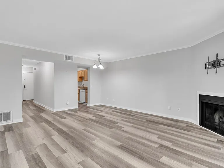 362 Tabor Ave — Photo 8