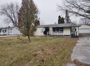 1883 Parish Rd, Kawkawlin, MI 48631