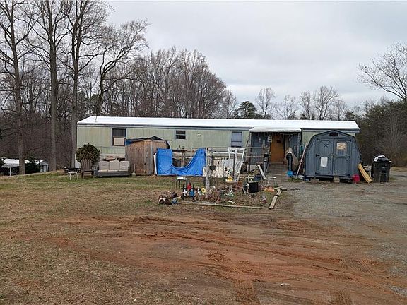 2nd image of 4733 Ben Ln