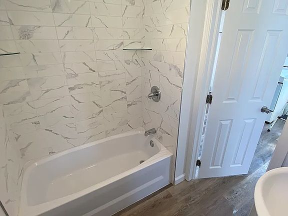 2nd image of 128 Hamilton Ave APT 2