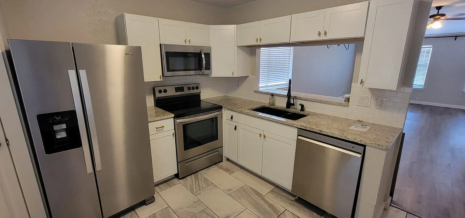 3 bed, 1216 sqft, $1,995 — Photo 3