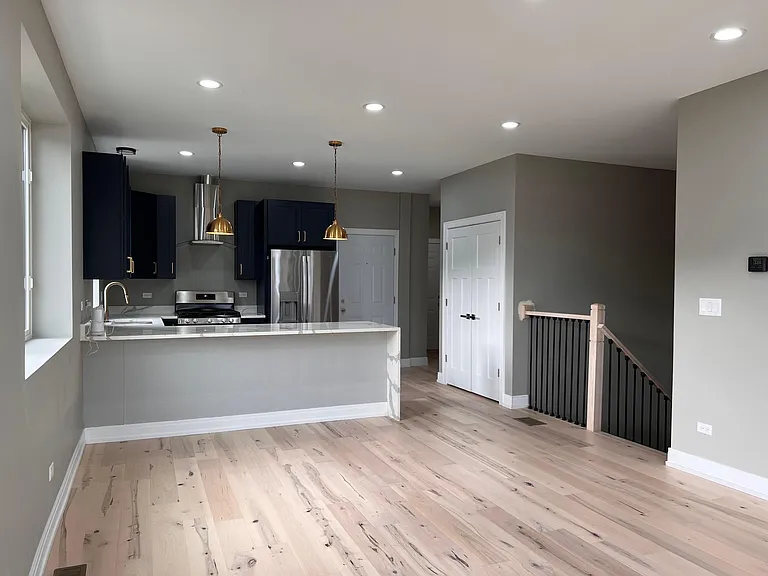 226 E 48th St #1W — Photo 5