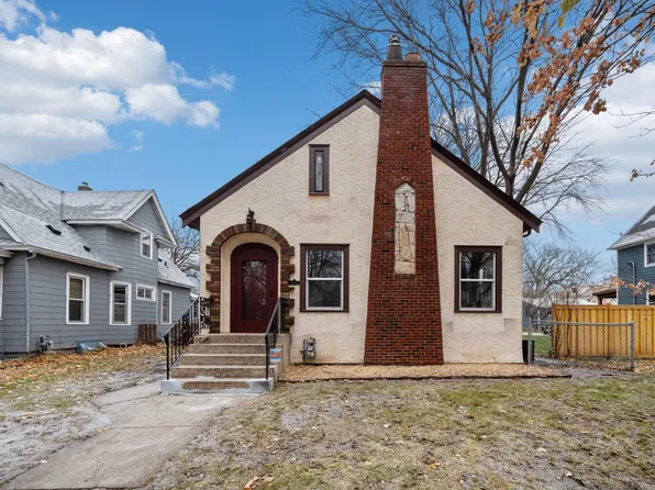 890 22nd Ave SE, Minneapolis, MN 55414