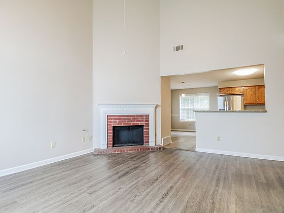 4th image of 2362 Oak Springs Dr