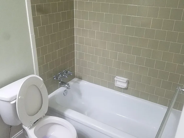 1207 Lakeview Dr — Photo 12