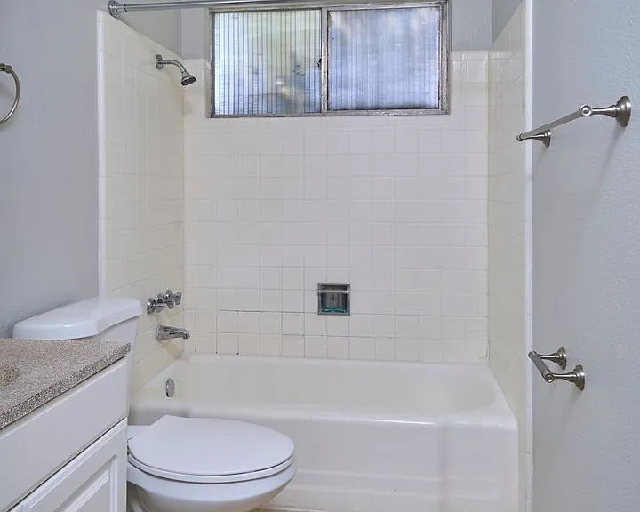 110-122 San Angelo Blvd #118 — Photo 27
