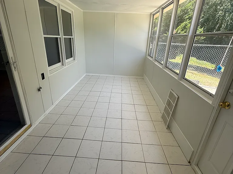 5639 Executive Way — Photo 6