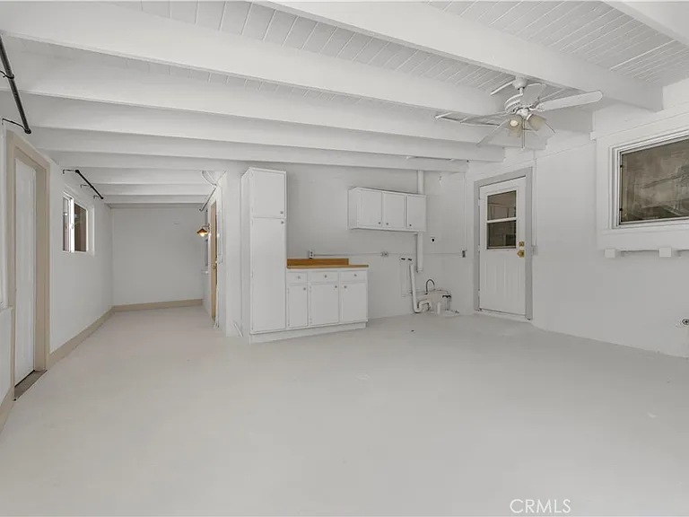 11944 Hesby St — Photo 35