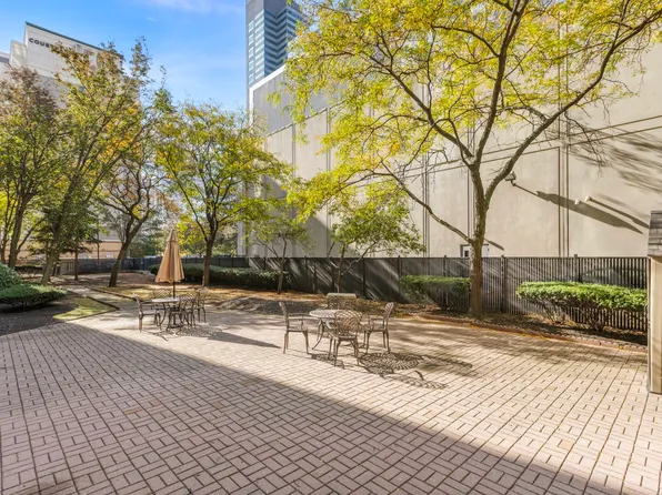 45 River Dr South image 16 of 19