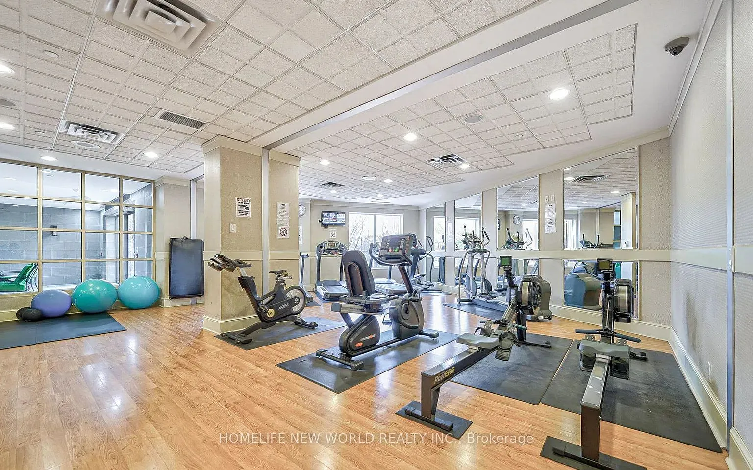 2 bed, $2,500 — Photo 2
