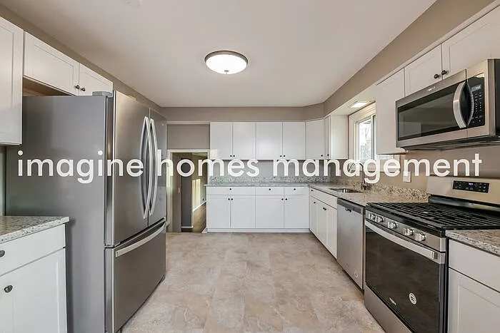 6595 Edgemoor Ave — Photo 3