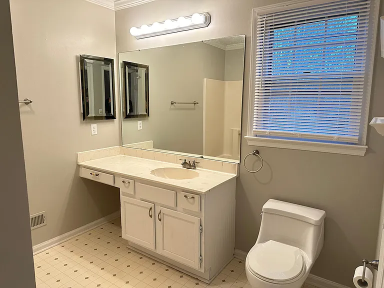 11724 Apleby Ln — Photo 16