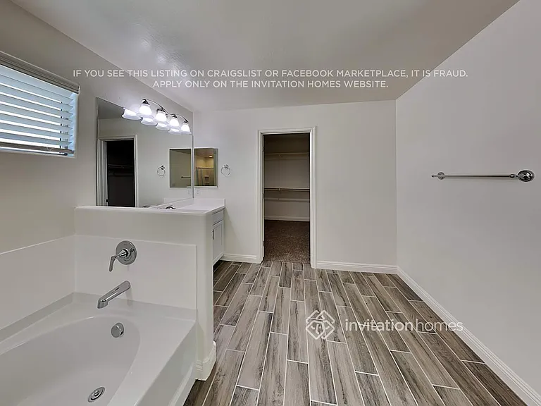 242 N 69th Pl — Photo 15