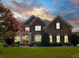 558 Ballymote Ct, Matthews, NC 28104