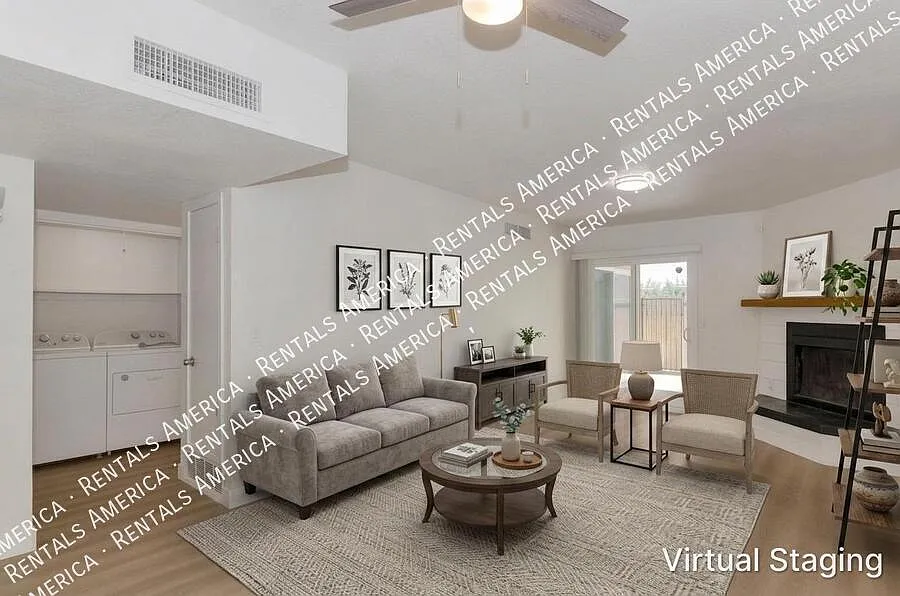 remodeled 2 bed, 2 bathTownhome — Photo 3