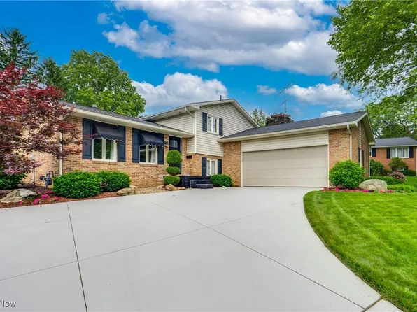 2226 Colonial Pkwy NE, Massillon, OH 44646