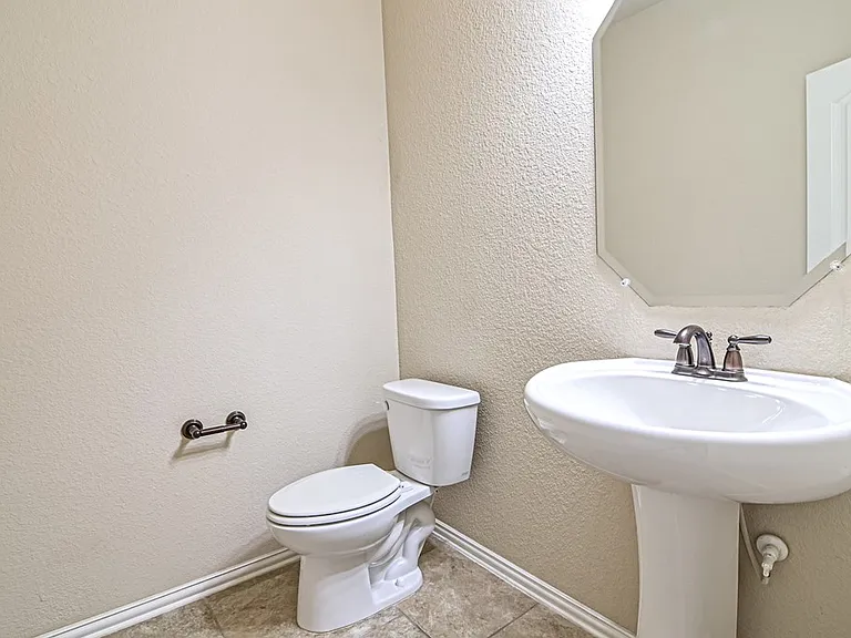 6612 Colony Rd — Photo 17