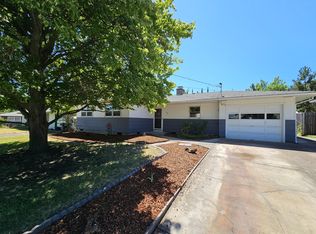 320 Oak St, Phoenix, OR 97535