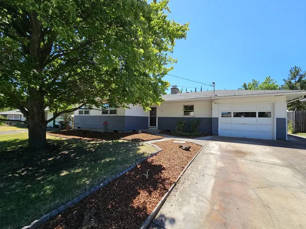 320 Oak St, Phoenix, OR 97535