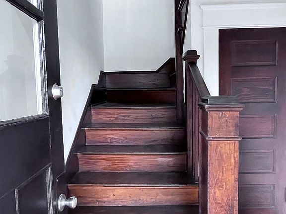 4th image of 207 Wilson St APT B