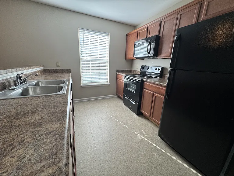 708 Chatham Ct #1 — Photo 10