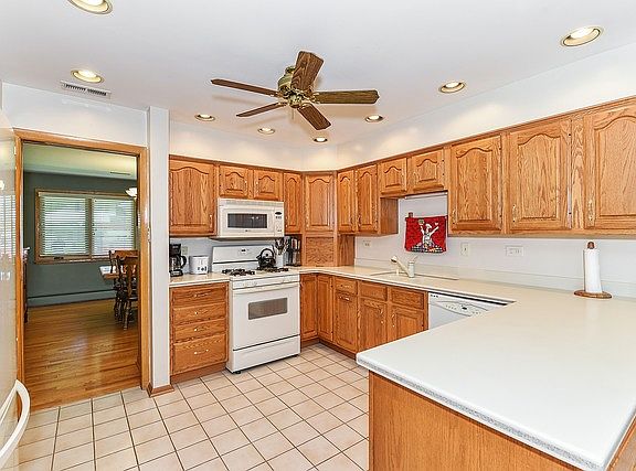 5th image of 4541 W 105th St