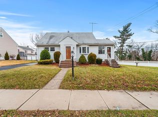 10 Lockwood Dr, Clifton, NJ 07013