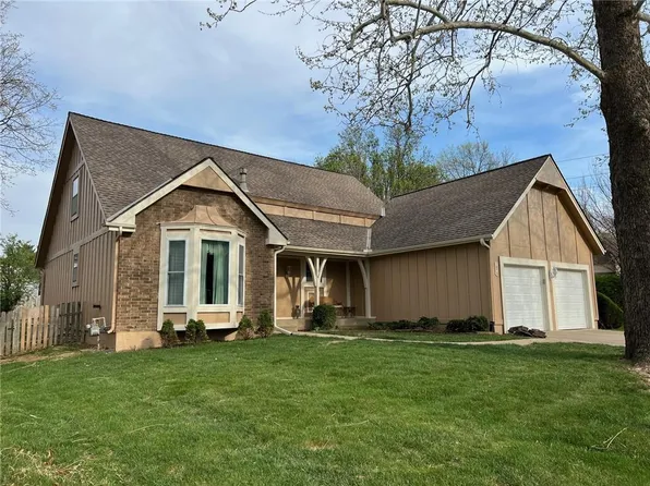 7829 Caenen St, Lenexa, KS 66216