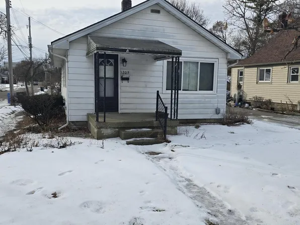 1205 Hyland St, Lansing, MI 48915